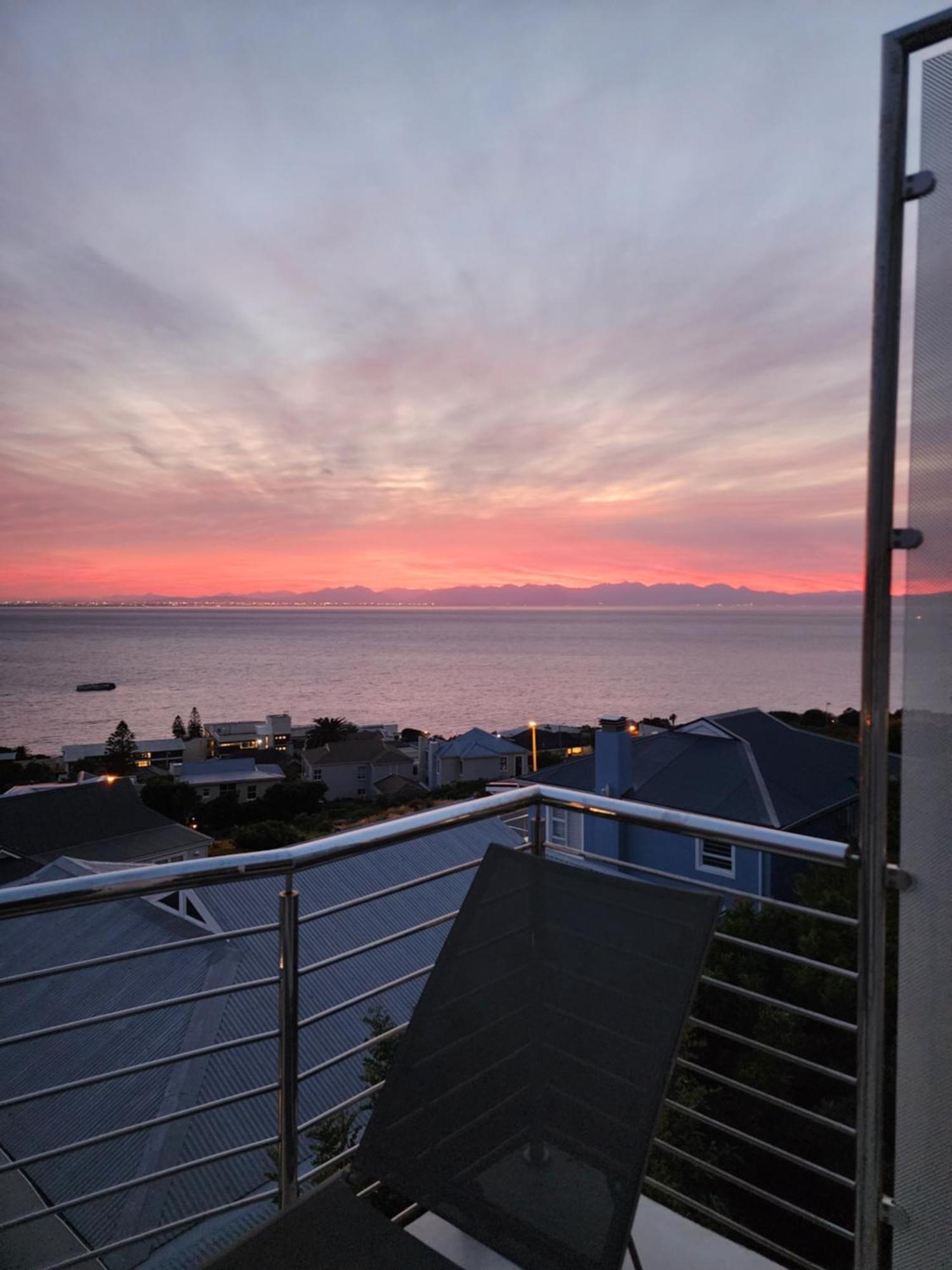 Boulders Blue Bed And Breakfast Simonʼs Town Esterno foto