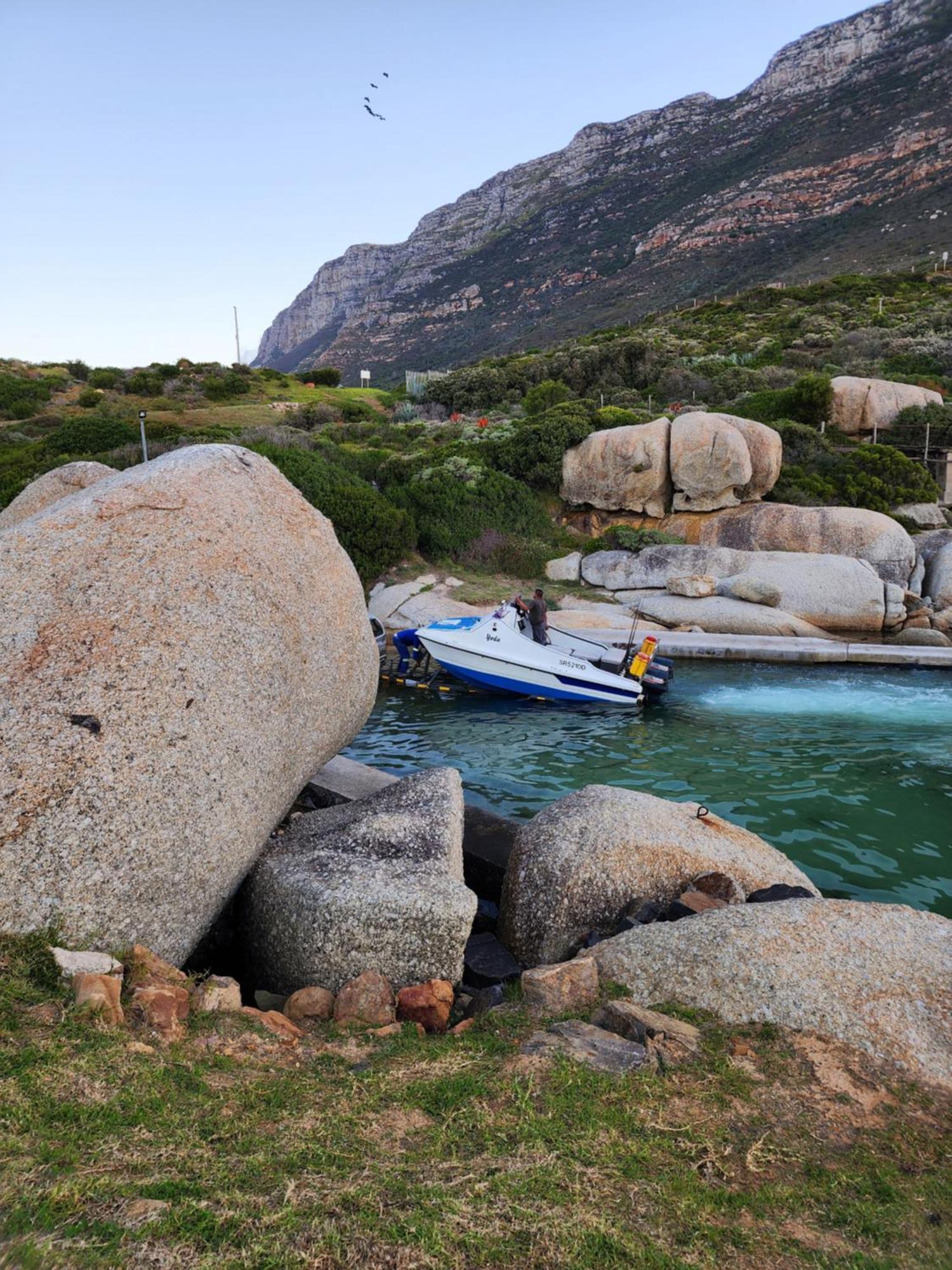 Boulders Blue Bed And Breakfast Simonʼs Town Esterno foto